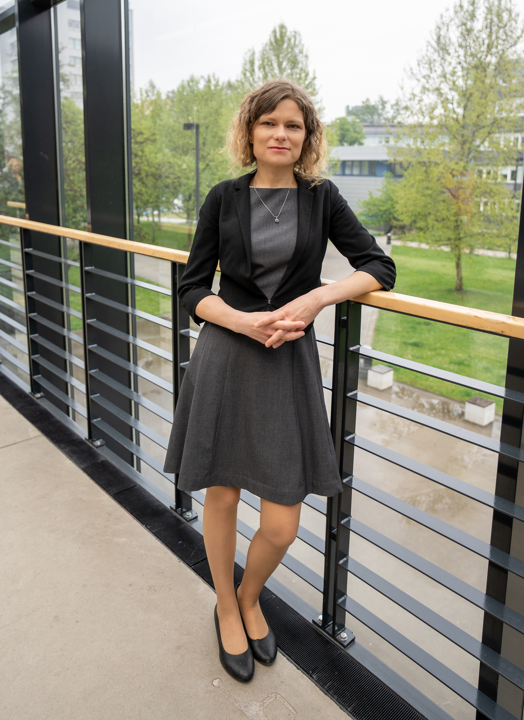 dr_aleksandra_kuzan-portret-caly.jpg